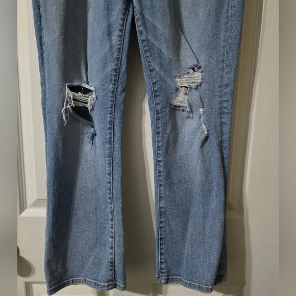 Seven7 Midrise Destructed Straight Leg Jeans, Light Wash, Relaxed Fit, Sz 6 EUC! - Picture 2 of 11